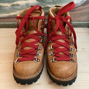 Danner Mountain Light Cascade leather boots